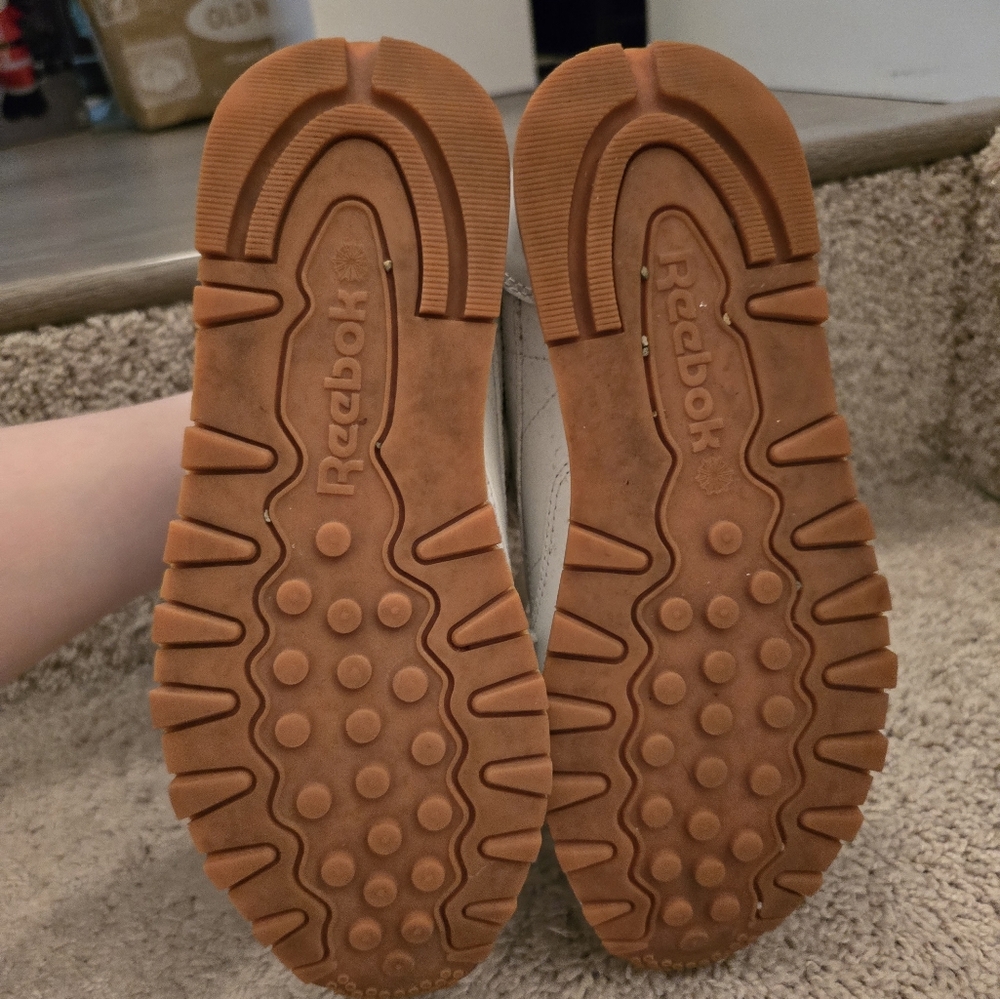 Reebok shoes - Picture 3 of 3